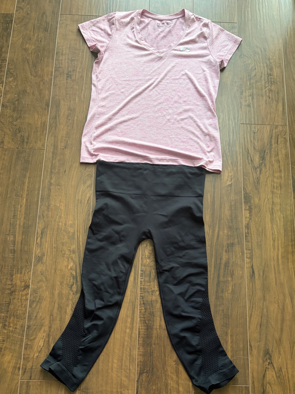 Athleta Black NWOT cropped Leggings/capris with EUC UA Light Pink Tee